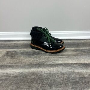 CAT‎ Black Boots